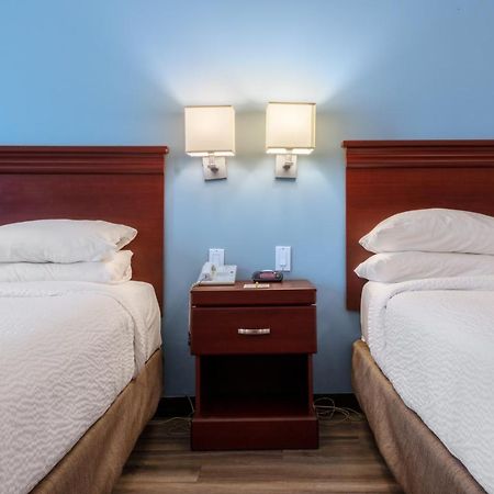 Premier Inn & Suites - Downtown هاميلتون المظهر الخارجي الصورة
