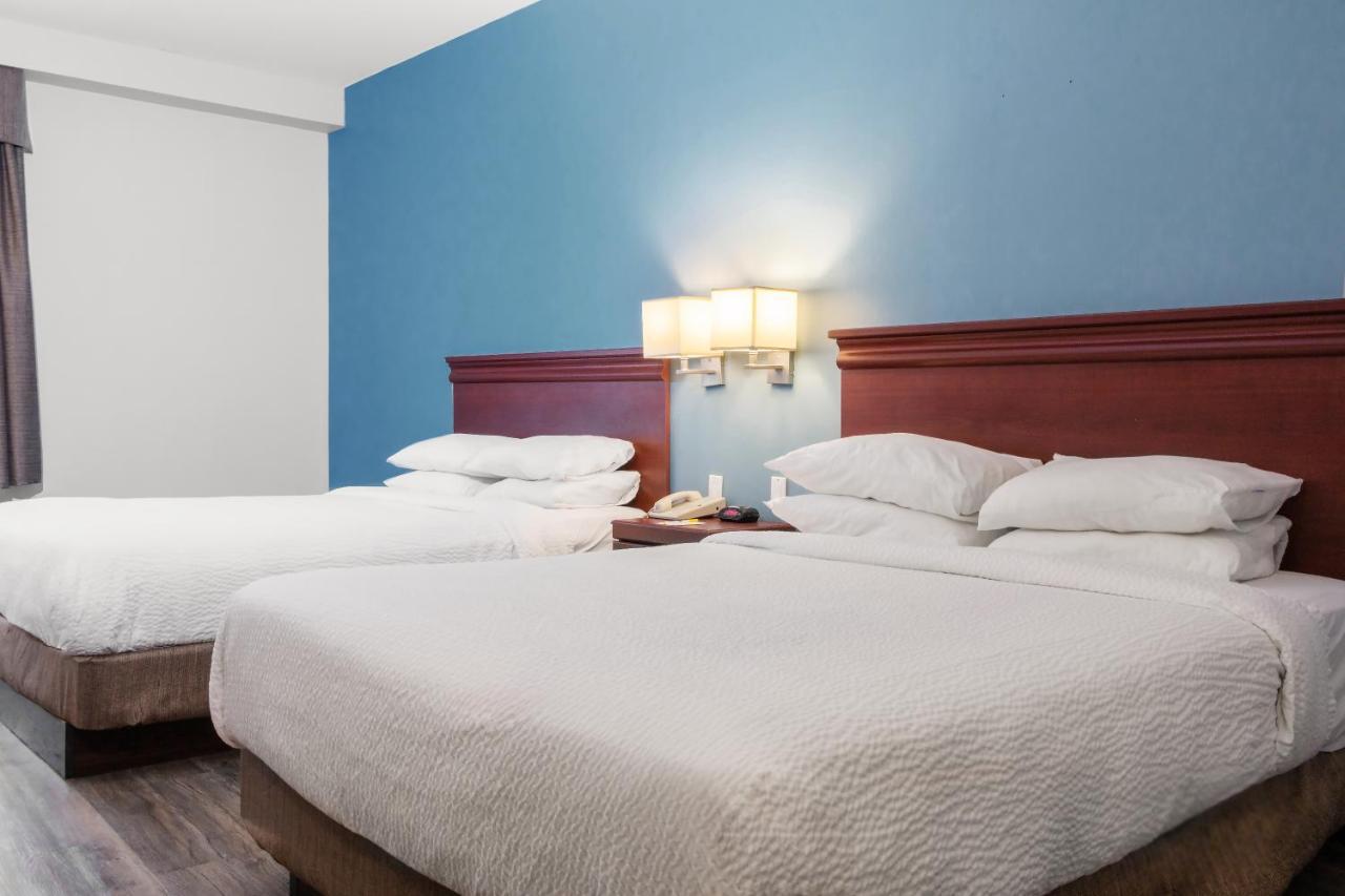 Premier Inn & Suites - Downtown هاميلتون المظهر الخارجي الصورة